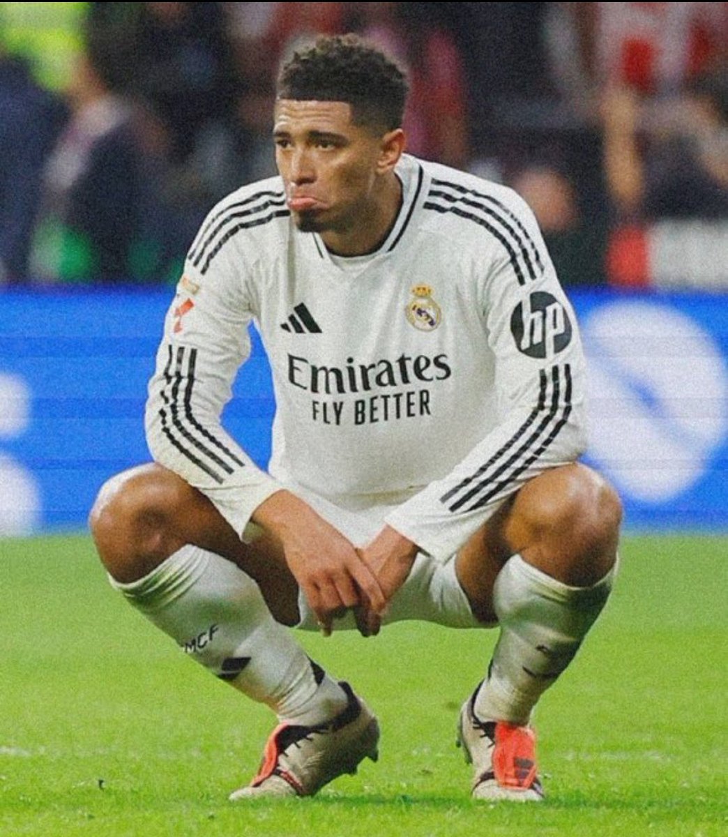 Il a été très horrible aujourd'hui. 

C'est pas possible. Il se place devant Mbappe. 
Rodrigo et Mbappe viennent chercher le ballon au milieu et le ''patron Bellingham'' est tranquille dans la surface adverse.