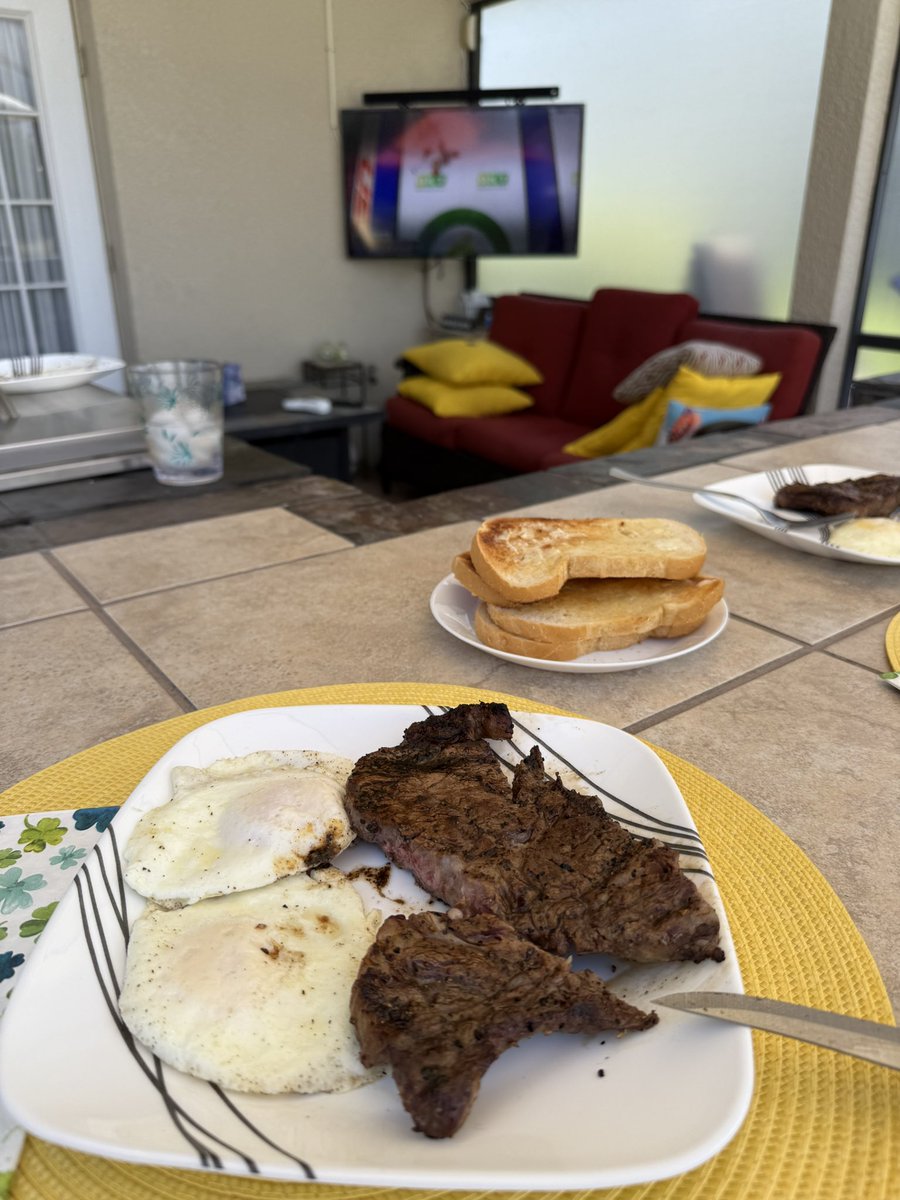 Watching qualifications enjoying Saturday brunch , steak and eggs. Go 🇨🇦 Go 🥇🥇