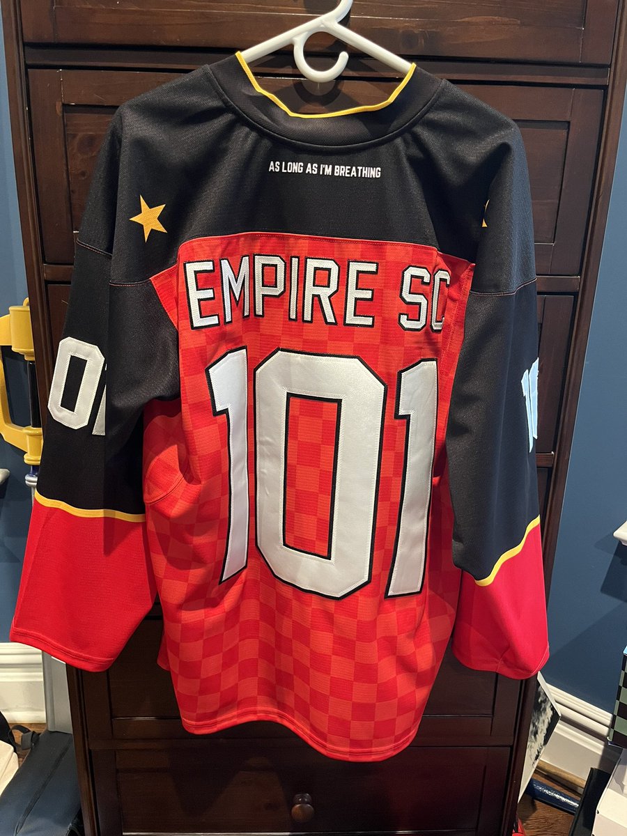 Today’s attire: <a href="/EmpireSC/">Empire SC</a> hockey jersey

#RBNY