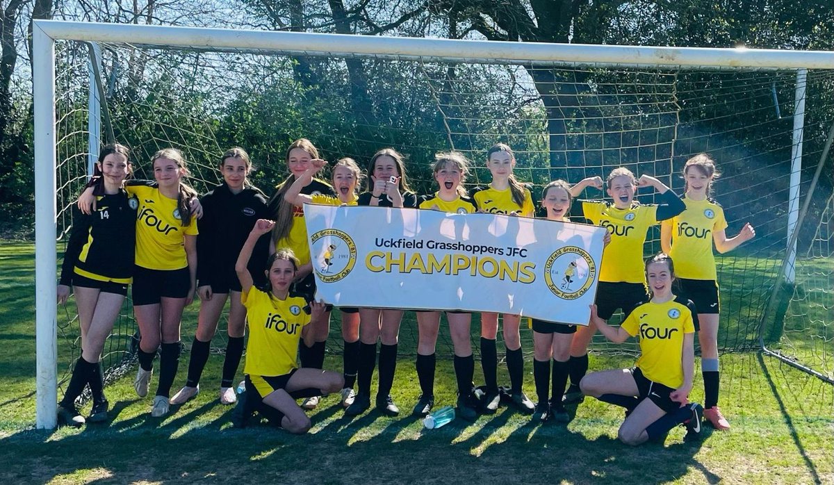They have done it! The U12 Eagles are the league champions after a 3-0 win away to Pembury this weekend. 
So proud of them all as they have worked very hard throughout the campaign. Big congratulations to the girls and the coaches 🎉🎉🎉