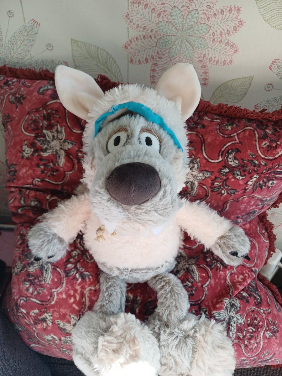 dazmoll's tweet image. My sis has the funniest sense of humour! Today I received this cuddly toy and absolutely love it! @Samlimby69Sam
#WolfInSheepsClothing
#sheep #wolf #family
