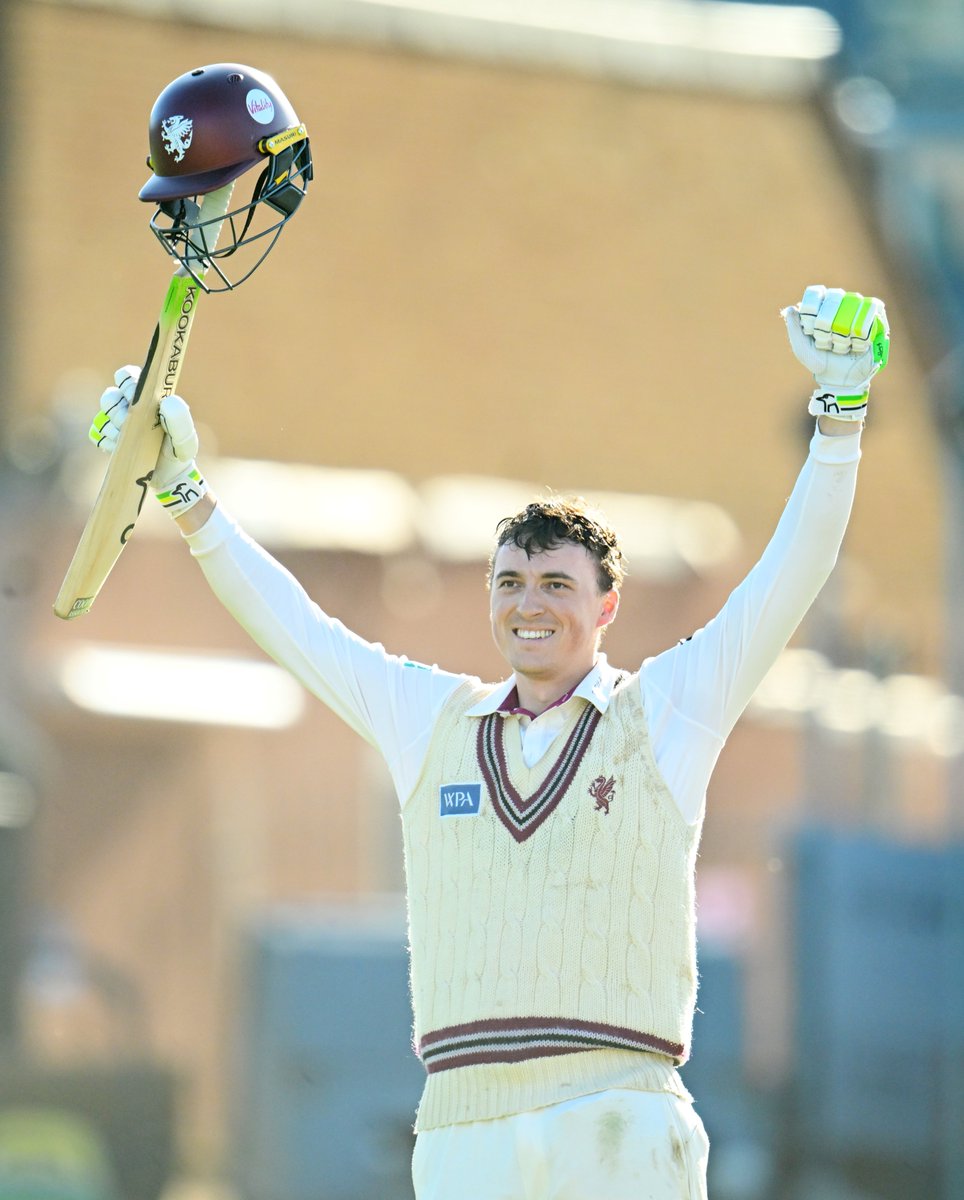 SomersetCCC's tweet image. ⚠️ THE HIGHEST SOMERSET SCORE.....EVER!!!!! ⚠️

Tom Banton moves past Justin Langer and reaches an incredible 343 not out. History! 

#SOMvWOR 
#WeAreSomerset