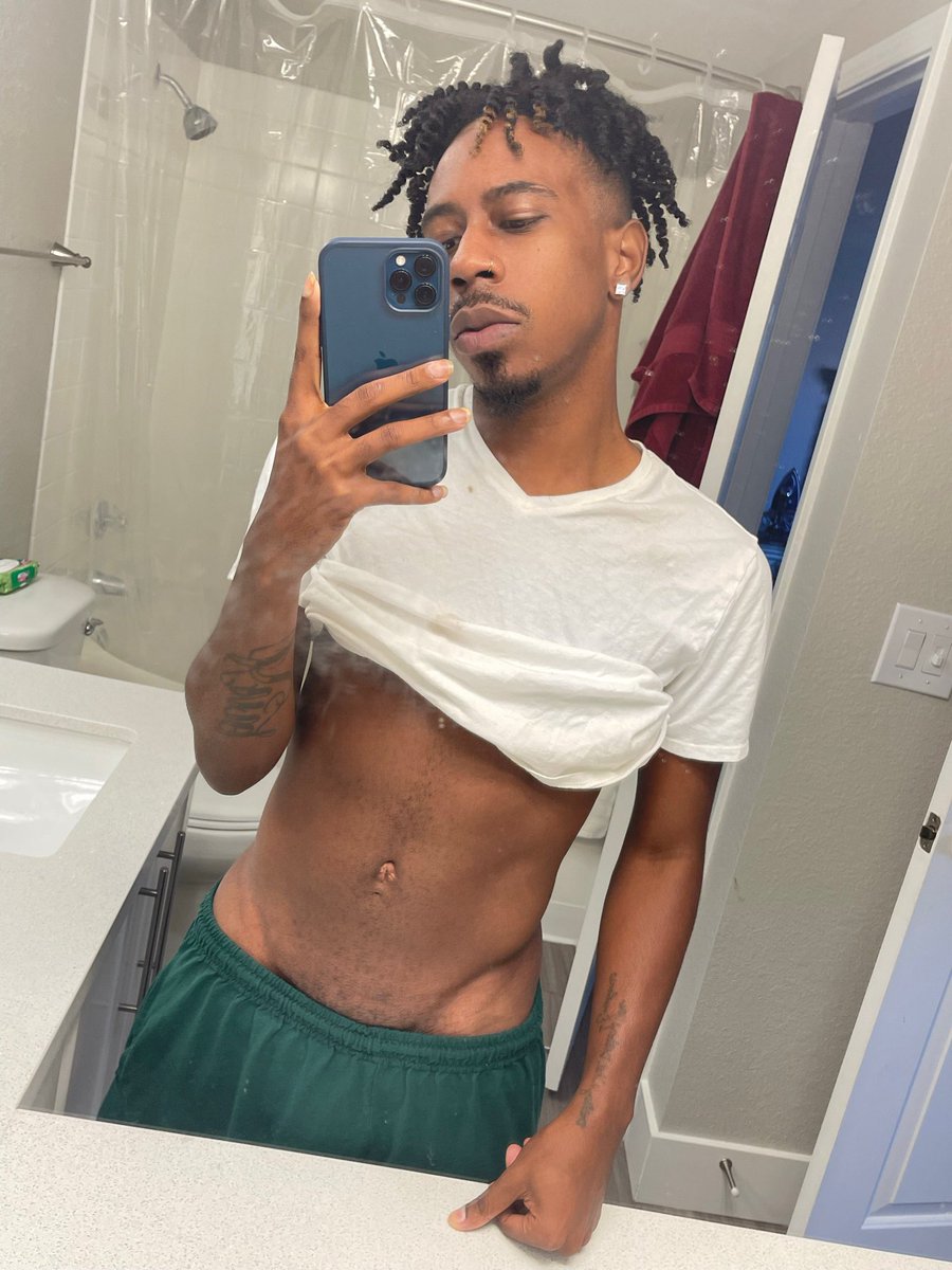 VEGΛS FЯEAK tweet media