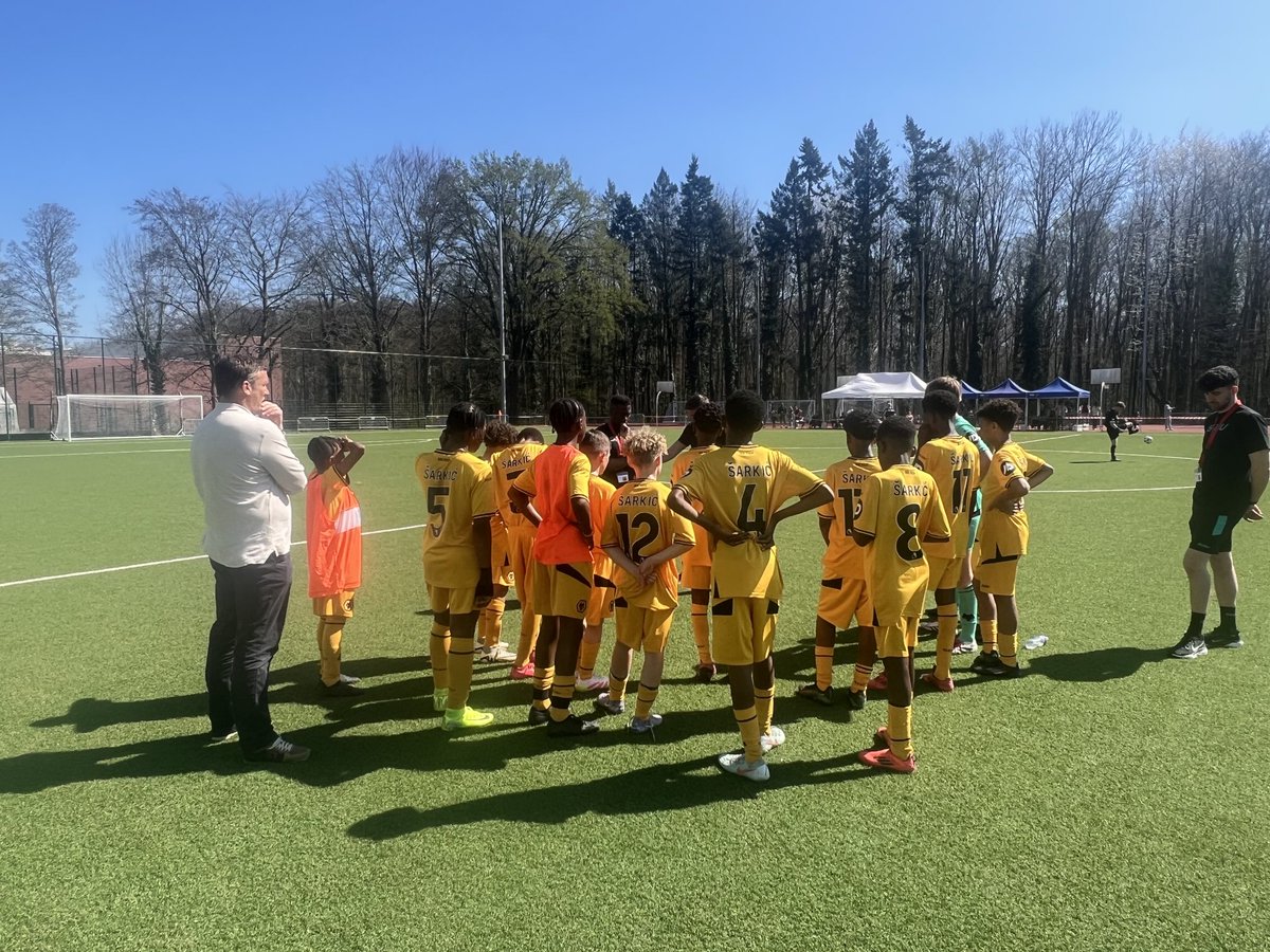 Darren Ryan tweet media