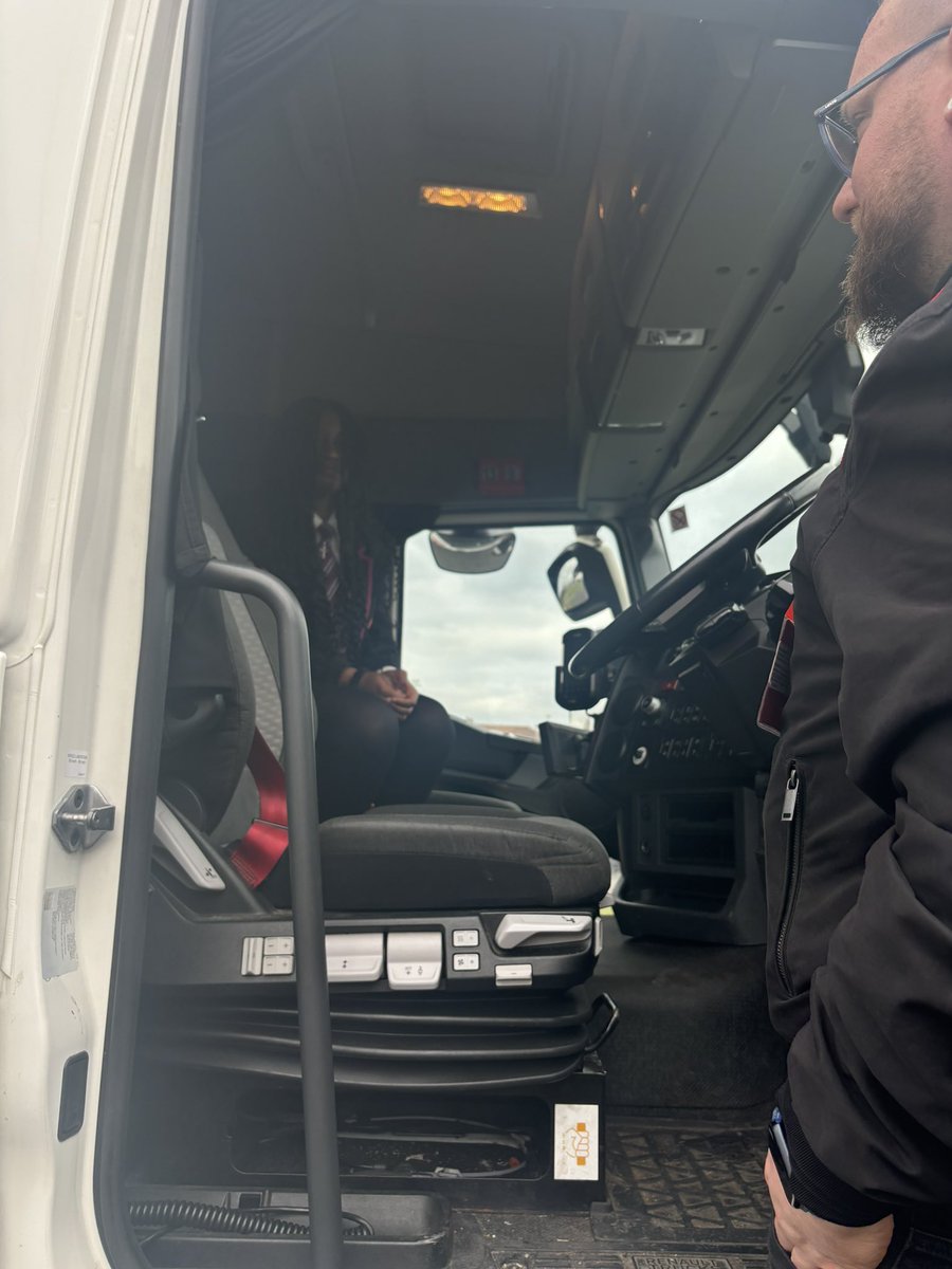 Thanks to Helen and the team from <a href="/XPOLogistics/">XPO</a> for a brilliant careers talk. Students really enjoyed finding out more about the wide range of career options in logistics