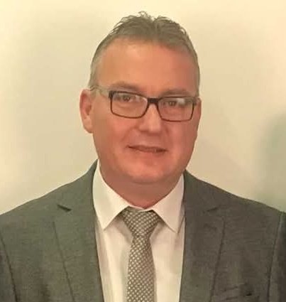 Tavuk dönerde yaşanan zehirlenme vakalarının ardından konuşan Sakarya Lokantacılar  Esnaf  Odası Başkanı Serdar Gök, “Merdiven altı üretimden uzak durulmalı. Ancak #Sakarya’daki esnafımız hijyene ve kaliteye dikkat eder. Halkımızın içi rahat olsun” dedi.

#SakaryaEsnaf #Esnaf