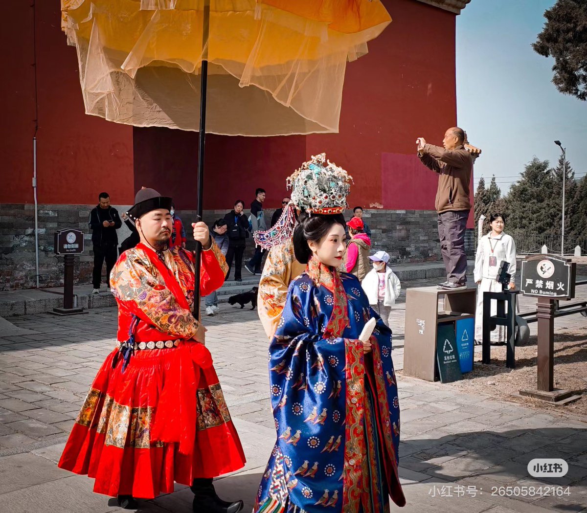 翟衣/Dí Yī ，the ceremonial clothing for empress to wear during the most important occasions, including an investiture or a court meeting throughout history.  #hanfu #China #翟衣 #中華風 #中華衣裝 #漢服 #汉服