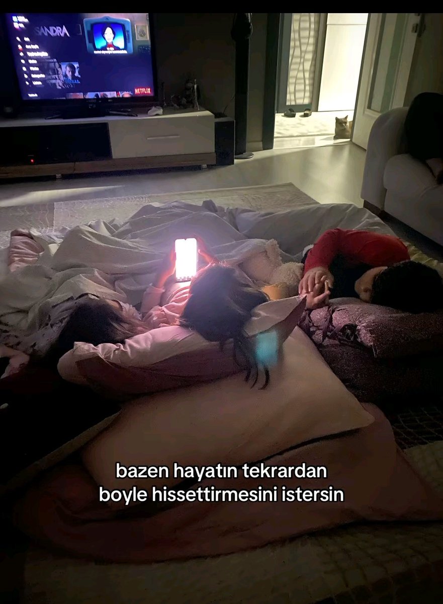 sinem (@kimbusnem) on Twitter photo 