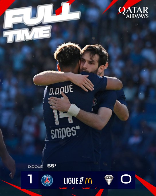 [경기종료]
파리 생제르망이 중요한 승리를 거두며 리그 우승을 조기에 확정지었습니다!!!!! 😍🏆
Allez Paris 💙❤️💙❤️

#PSGSCO 1️⃣- 0⃣ I #Ligue1