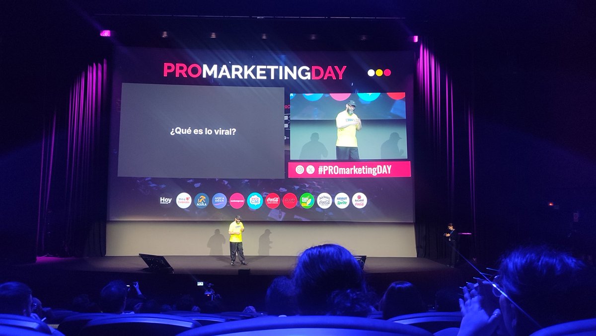 Conociendo el último vídeo viral de mis paisanos leoneses de <a href="/FOOTDISTRICT/">FOOTDISTRICT</a> con Esteban Mucientes en el #PROmarketingDAY 💪

<a href="/aulaCM/">Aula CM - Escuela de Comunicación y Marketing</a> <a href="/promarketingday/">Pro Marketing Day</a>