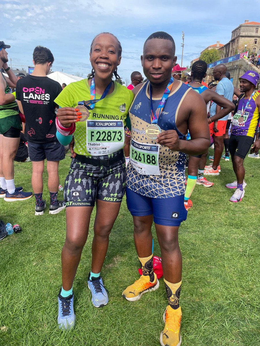 CaThiii_M's tweet image. Girlie ran a PB! 😊❤

2024: 6:05:29
2025: 5:56:22

Congratulations to all the runners who lined up at TTOM today! 😊

#RunningWithSoleAC #TrapnLos
#FetchYourBody2025 #IChoose2BActive #IPaintedMyRun #VitalityActiveRewards
