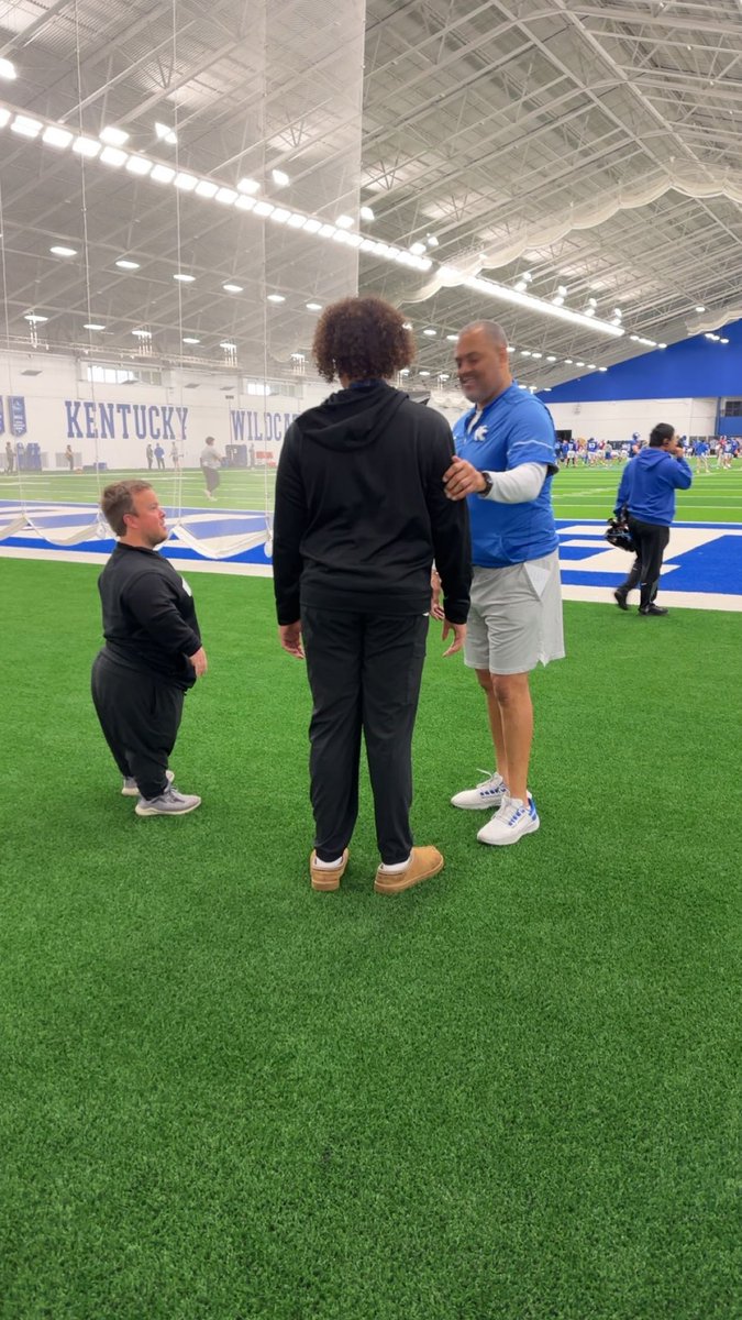 PrestonBates_1's tweet photo. Had a great time  at @UKFootball today! https://t.co/mFbLmNR8WH