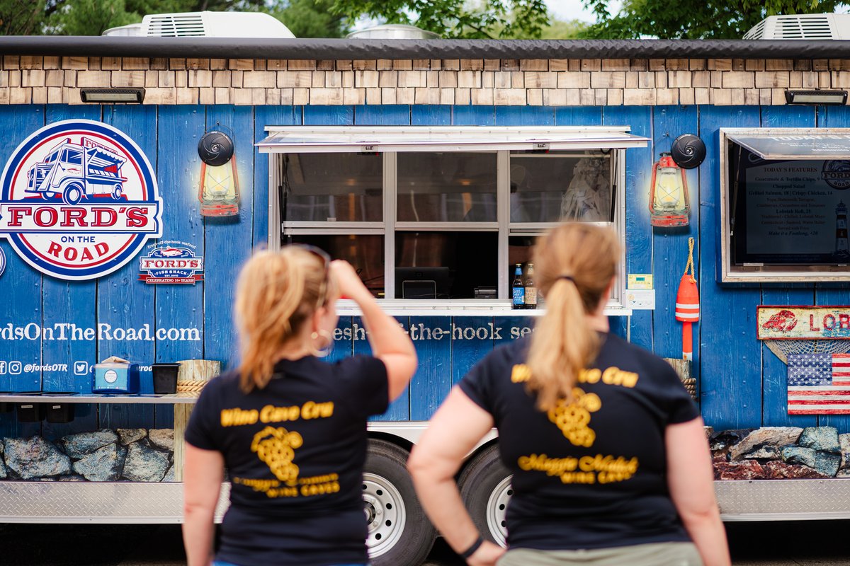 The truck that satisfies. ✅️

Office parties, weddings, birthdays, we do it all! Book Ford's On The Road today.
--
To see our menu, please visit: bit.ly/4hj3Nnb

📧 ana@fordsfishshack.com to book @fordsOTR for your next event!