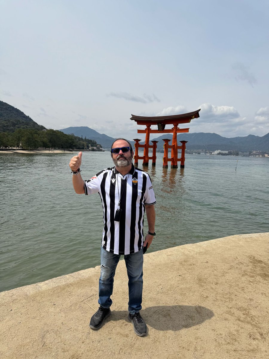 Fundació Albinegra (@fundalbinegra) on Twitter photo 📸 Tenemos una nueva sección de #AlbinegrosPorElMundo
📌 Desde Hiroshima, representando al <a href="/CDCastellon/">CD Castellón</a>
#PPO👂 📸 Tenemos una nueva sección de #AlbinegrosPorElMundo
📌 Desde Hiroshima, representando al <a href="/CDCastellon/">CD Castellón</a>
#PPO👂
