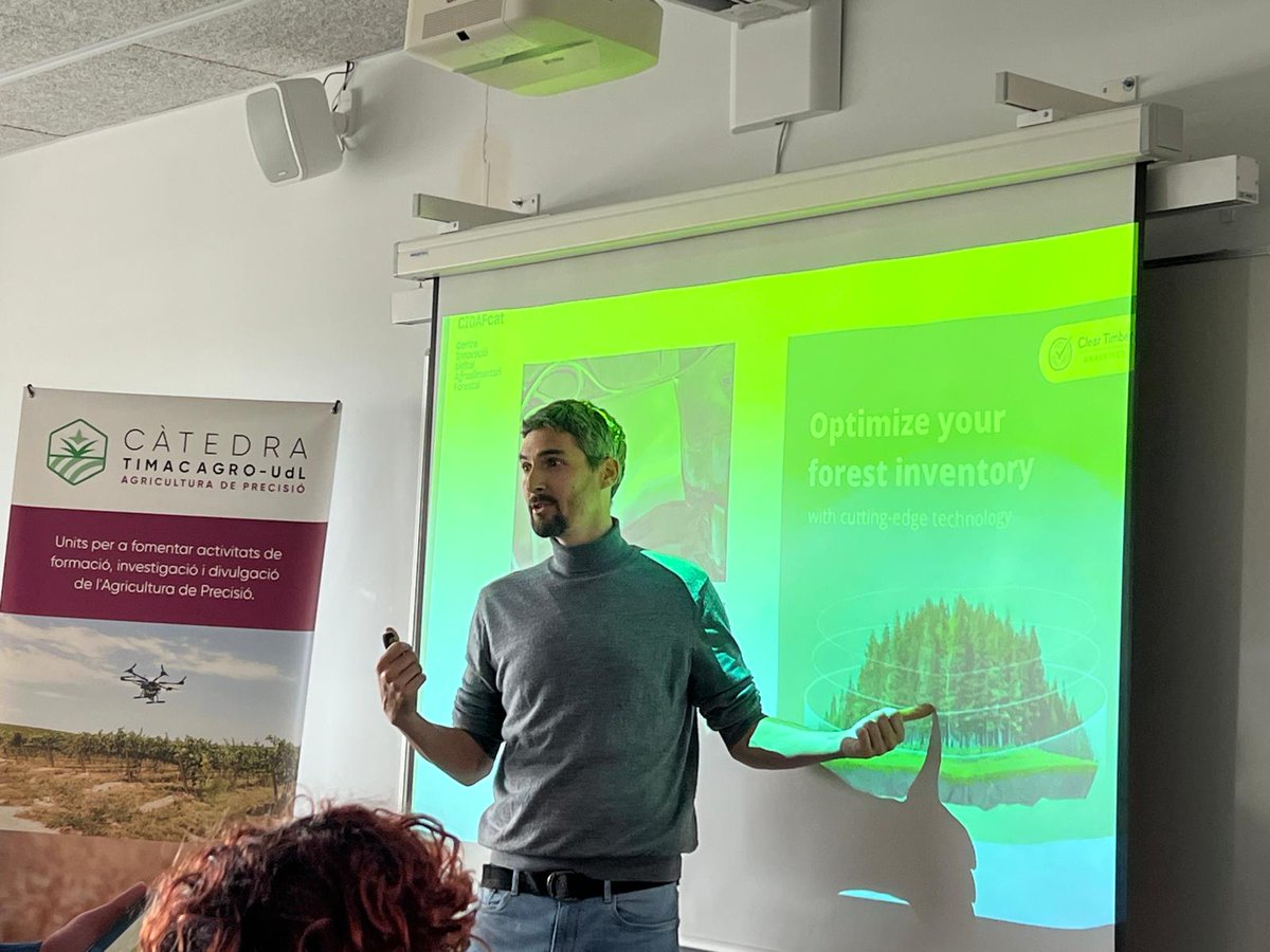 Ayer, en la Cátedra <a href="/TimacAGROEspana/">Timac AGRO España</a> <a href="/UdL_info/">Universitat de Lleida (UdL)</a>,  intervención de <a href="/Fran_Siscu/">Fran Garcia</a> , de #UPC y  #CIDAF en el Taller de Empleabilidad para estudiantes del ámbito agrario, impartido en la <a href="/ETSEAFIV_UdL/">ETSEAFIV_UdL</a>. Tema: perfiles profesionales demandados por empresas sector agroindustrial y forestal