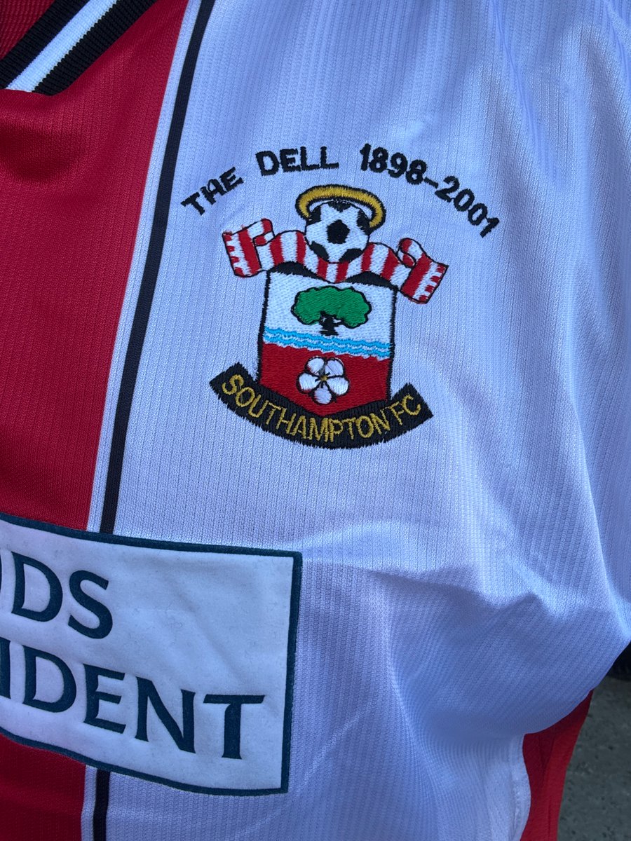 Clearing the garage and just found a sports bag with a pile of old <a href="/SouthamptonFC/">Southampton FC</a> programmes from various seasons in the mid 90’s, and even these gems! Who remembers the ‘Saints Mag’?

Even found a pristine shirt from the 2001 final season! 
#SaintsFc #Memorabilia
