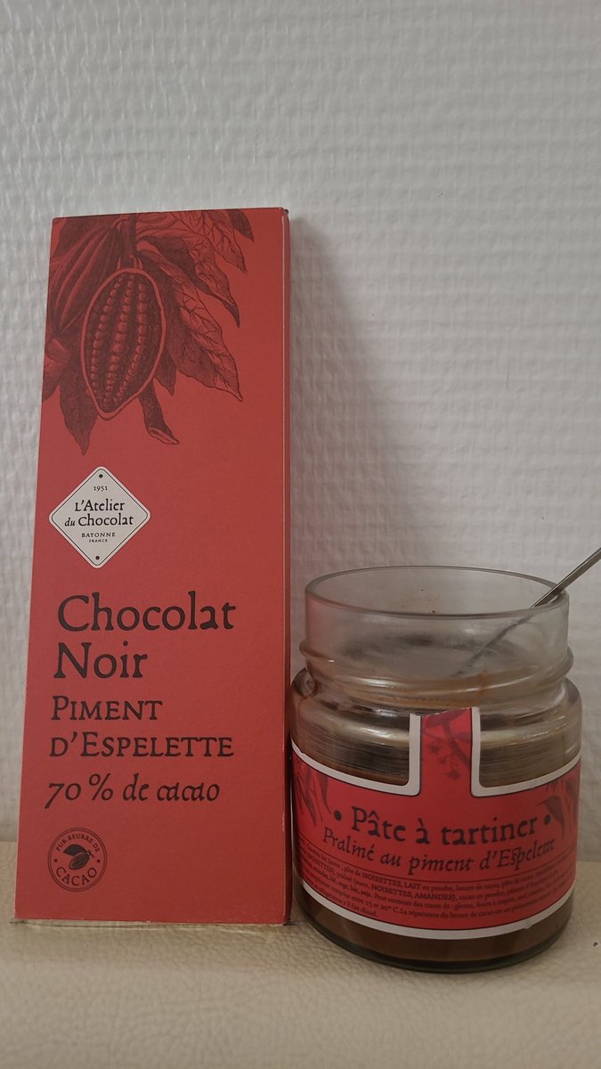 MmeBoouh's tweet image. Aurais-je besoin de magnésium et de piment dans ma vie ? Toutafé 
#chocolat #piment