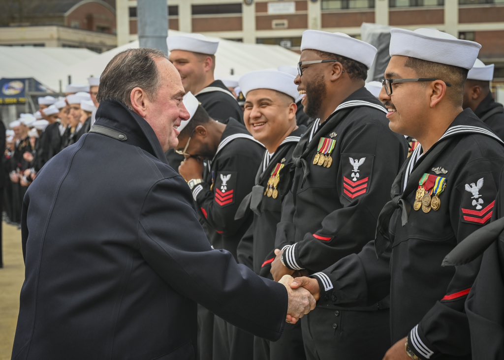 SecNavPhelan's tweet image. I was honored to commission the Virginia-class fast attack submarine USS Iowa today, one of the most lethal submarines ever produced, manned by the best Sailors in the world. America’s adversaries should never doubt our resolve.
#USNavy #USSIowa #SSN797 
@USNavy @comsublant