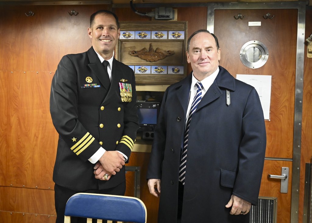 SecNavPhelan's tweet image. I was honored to commission the Virginia-class fast attack submarine USS Iowa today, one of the most lethal submarines ever produced, manned by the best Sailors in the world. America’s adversaries should never doubt our resolve.
#USNavy #USSIowa #SSN797 
@USNavy @comsublant