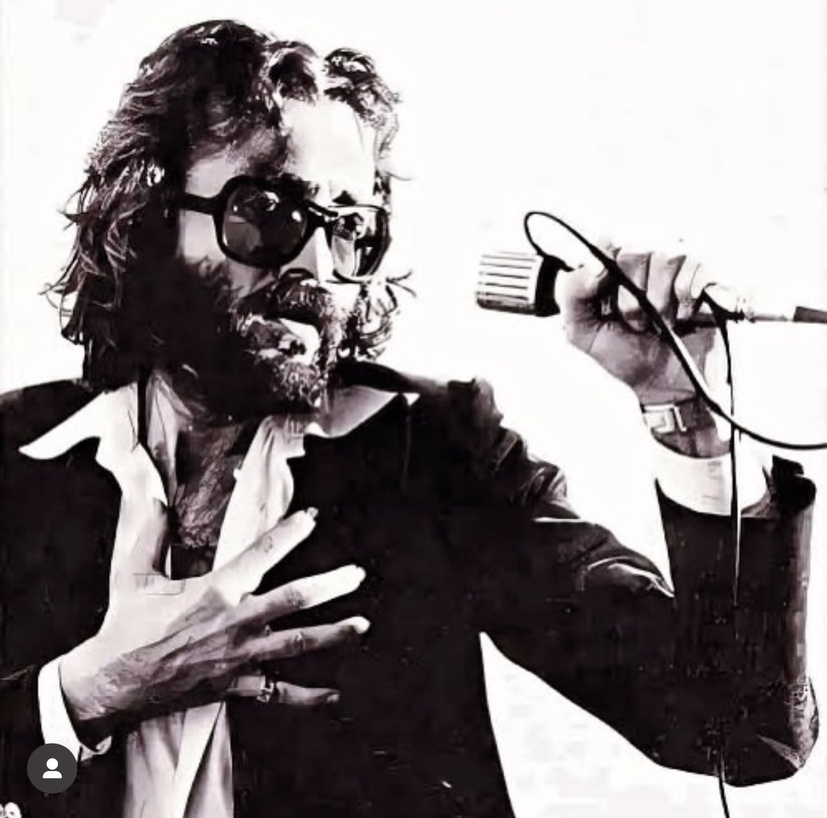ArkadaslarYol's tweet photo. Büyük usta, isim babamız #CemKaraca 80 yaşında🙏🫶🎂 İyi ki doğmuşsun iyi ki aynı sahnede yol arkadaşlığı yapmışız üstat🥰🙏🫶✌️❤️ https://t.co/VKxIIYil0D