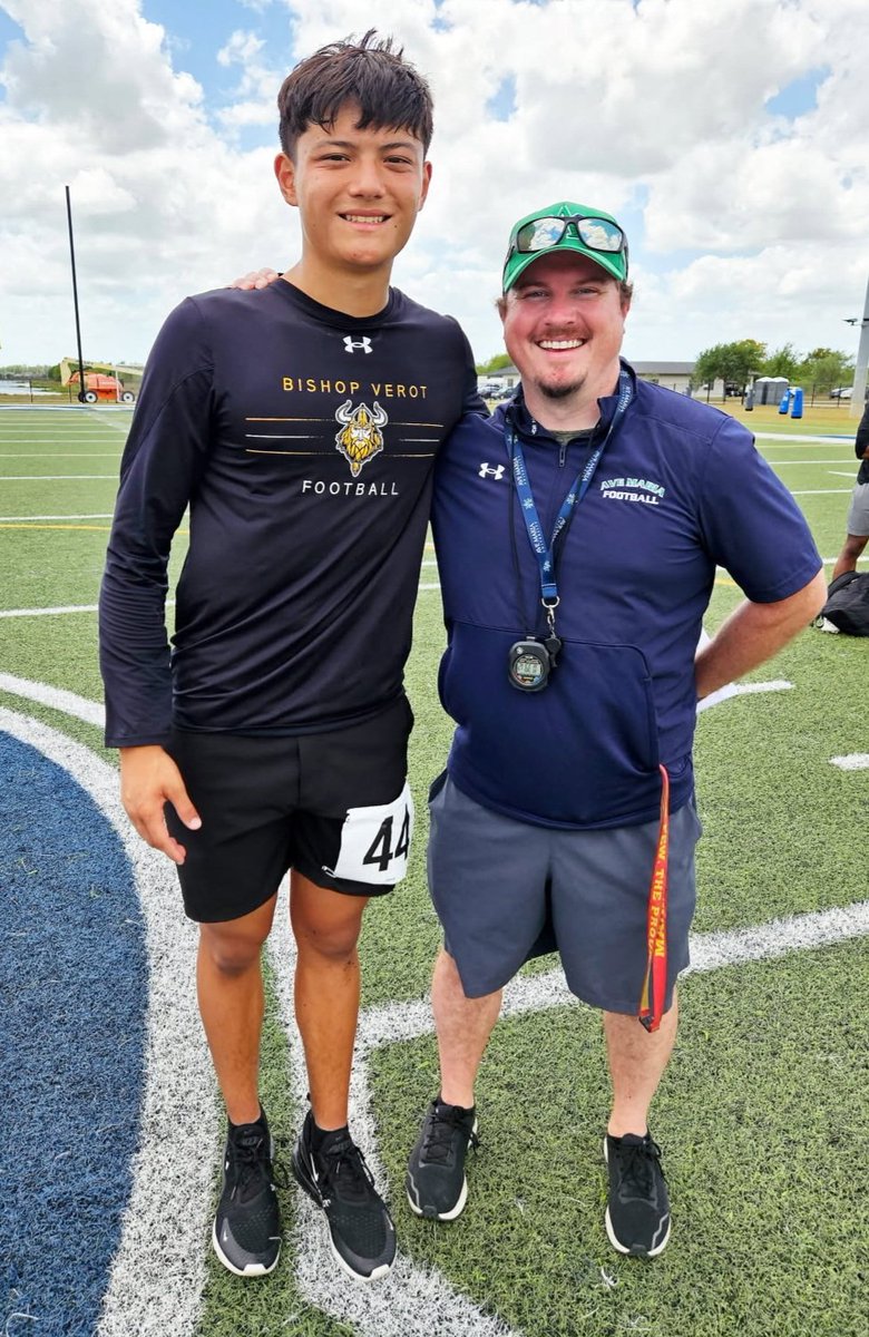 Manuel Colon (@manuelcolon239) on Twitter photo After a great camp, I am so grateful and blessed to earn my first offer from <a href="/GyreneFootball/">Ave Maria Football</a>. Thank you for an amazing opportunity.
<a href="/CoachTStreet/">Tommy Streeter Jr</a> <a href="/CoachRamsey319/">Dylan Ramsey</a> <a href="/JoePattersonAMU/">Joe Patterson</a> <a href="/CoachRodeBV/">Richie Rode</a> <a href="/CoachCrouthamel/">Coach Craig Crouthamel</a> After a great camp, I am so grateful and blessed to earn my first offer from <a href="/GyreneFootball/">Ave Maria Football</a>. Thank you for an amazing opportunity.
<a href="/CoachTStreet/">Tommy Streeter Jr</a> <a href="/CoachRamsey319/">Dylan Ramsey</a> <a href="/JoePattersonAMU/">Joe Patterson</a> <a href="/CoachRodeBV/">Richie Rode</a> <a href="/CoachCrouthamel/">Coach Craig Crouthamel</a>