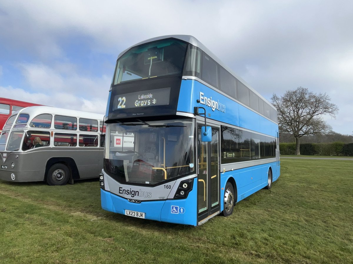 stuartchau500's tweet photo. Think my Streetdeck obsession is due a renewal!

Brilliant day out at South East Bus Festival, highlight being the ride on the @EnsignBusCo Streetdeck😍! Also got to hear an informative talk by @BusAndTrainUser on customer experience. 

Distraction over, back to studying!💪📚 https://t.co/sr7NpYdnRp