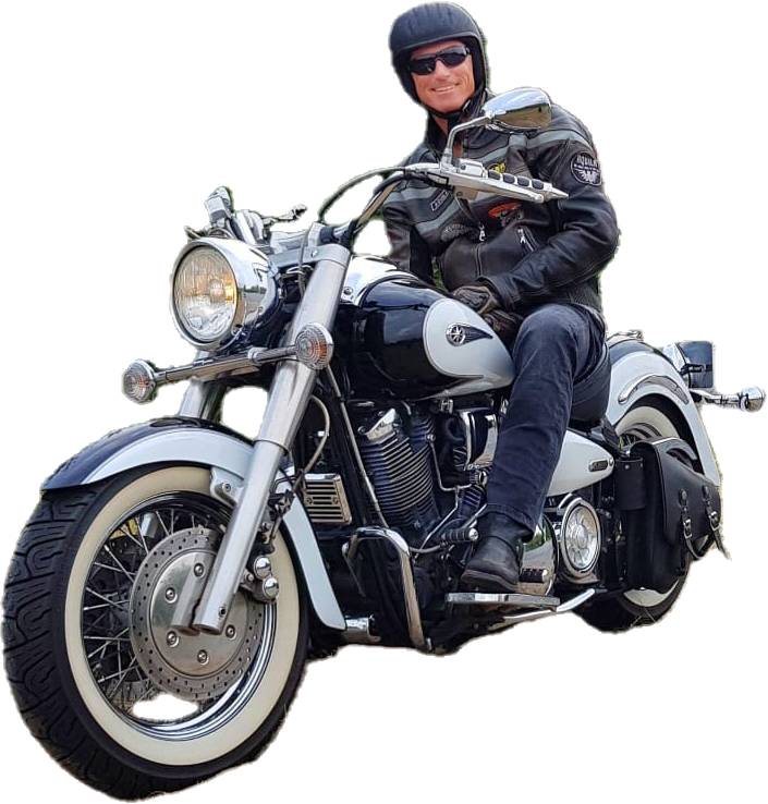 AquilaRoadstar's tweet photo. Me and my bike 😎

#chopper #me #bike #V2 https://t.co/SDCYrfn9L0
