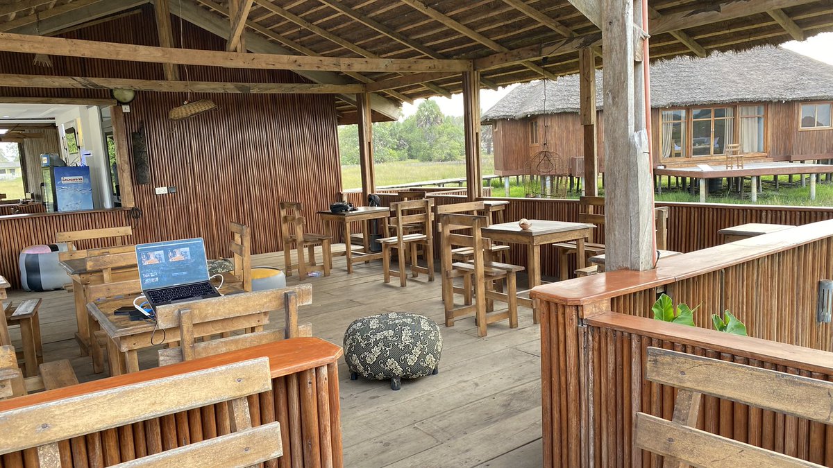 hsafrica_'s tweet photo. Imagine escaping to such environment,
Getting a high speed internet,
2 crates of your favorite drink,
A good restaurant nearby
Your working from home tools
And minding your business at #FloatingVilla at Beyin for less, less, less than a thousand Cedis.
Make I know If your mind dey 🤓