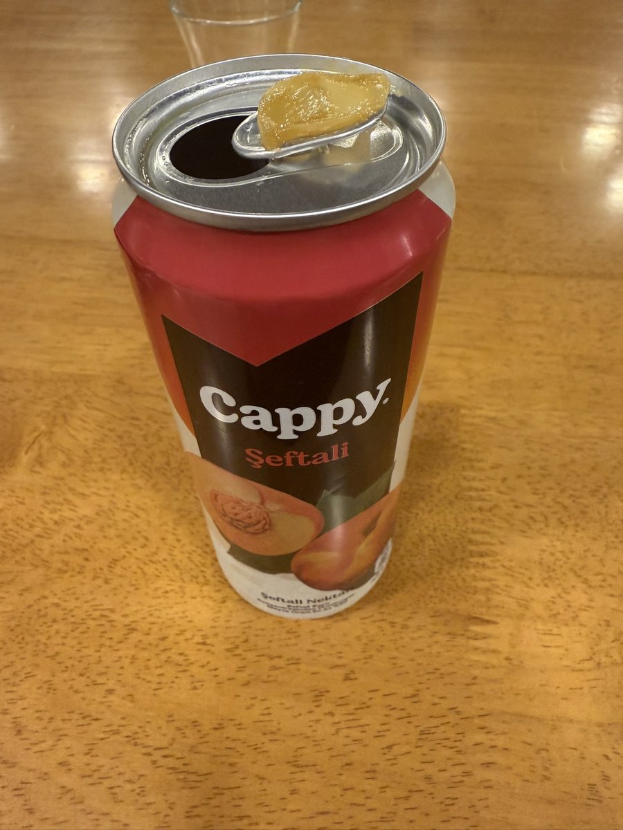 observerbishop's tweet photo. Az önce Cappy meyve suyunun içinden şöyle bir şey çıktı ve tadı iğrenç idi. Biri bunu açıklayabilir mi ? Bizi ne ile zehirliyorsunuz tam olarak ? @CappyTR https://t.co/EtGz1Vi5Cq