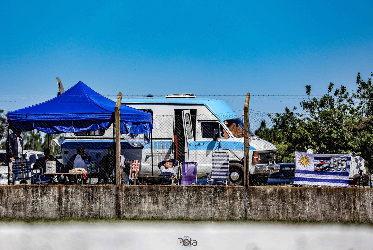 Dios los cría y  <a href="/joacocafaro/">Joaquín Cafaro</a> los convoca.

El público charrúa dijo presente en Concordia y con gran número para alentar a su coterráneo