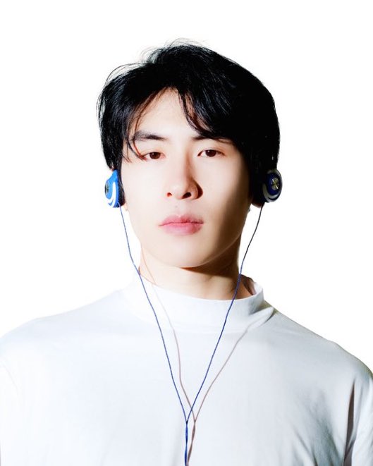 hearts444won's tweet photo. LEI DAY LEI DAYYYYY🤍🤍🥳🥳!!!!!!!
i hope you have the bestest day ever🫶🏽 you are so amazing and talented, i’m so proud of you ily ily<3333
#HAPPYLEIDAY #LEIBUNNYDAY #LEILEIDAY https://t.co/qX1ykRbTkc