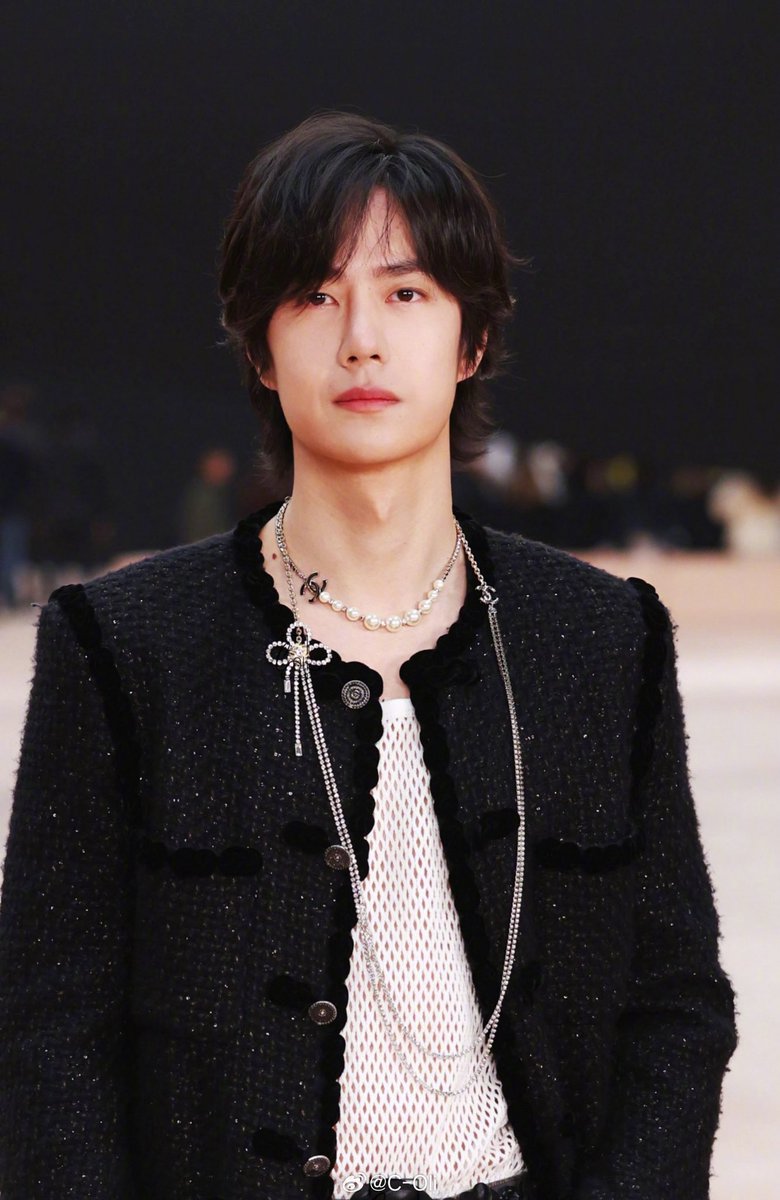 Guess who is back?

(Spoiler: It's my wonderful hair)