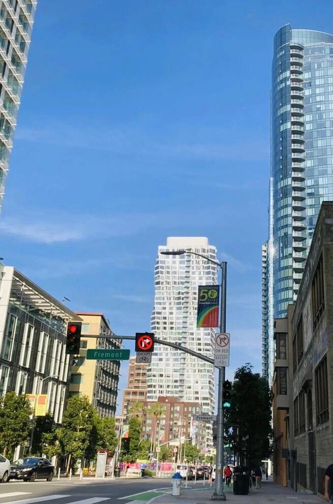 LiTing258's tweet photo. "Cityscapes that inspire 🌇✨ #UrbanElegance #ArchitectureGoals #CityVibes" https://t.co/YqHBLXVF26