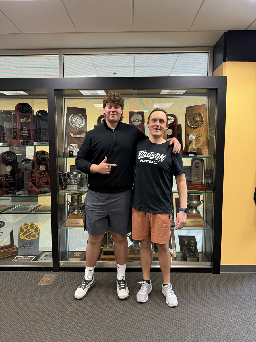 Awesome spring practice this morning at Towson!! Had a great time meeting the Coaches and talking to <a href="/PeteShinnick/">Pete Shinnick</a> &amp; <a href="/CoachKolt/">Alex Kolt</a> ‼️⭐️<a href="/CoachTreCage/">Tre Cage</a> <a href="/MDuda57/">Michael Duda</a> <a href="/GainesvilleFoo1/">Gainesville Football</a> <a href="/FATboysOLine/">Coach Mike Dillon</a>