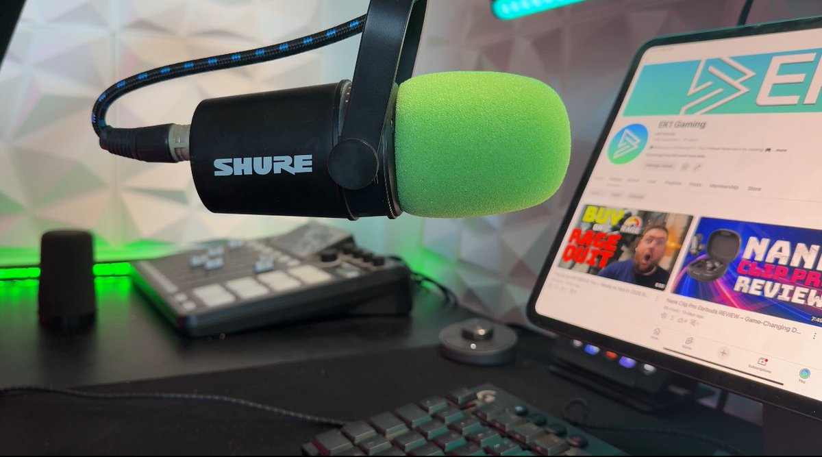 Just gave my Shure MV7 a fresh green foam windscreen and it’s looking slick!

New vibe, same crisp audio.

What color would YOU pick for your mic?

#ShureMV7 #ContentCreator #MicrophoneStyle #SetupGoals #PodcastGear #StreamerVibes