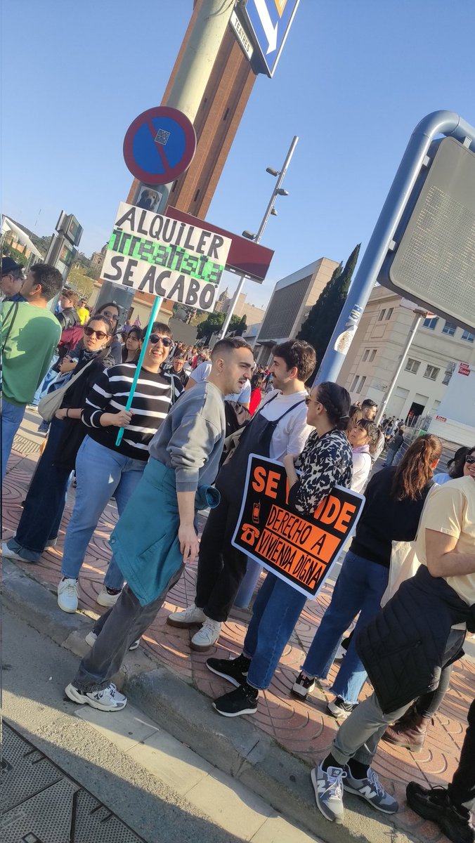 Manifestación por el derecho a la vivienda esta tarde en Barcelona en Plaça Espanya.

Ante la falta de respuesta institucional, ¡movilización popular!

#5A #NoÉsUnNegoci