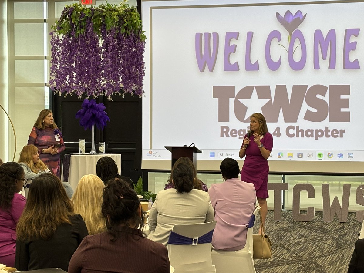 Jennifer Collier tweet media