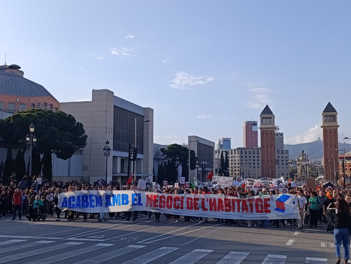 ✊💚 Avui hem tornat a ser milers!!

🧨Acabem amb el negoci de l'habitatge

📣 Seguim organitzant-nos als col•lectius autònoms
📌 Cada dimecres a l'Ofi (Trav. de Gràcia 156) a les 19h