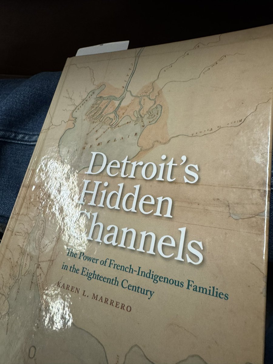 Bortzza's tweet image. Glorious to see #OAH25 in good form today, and a special thanks to @msupress for this lovely read for the train ride home.