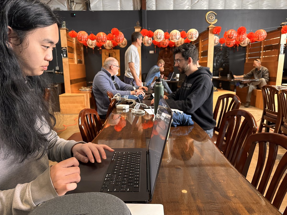 RealCoinGeek's tweet image. The Texas BSV Hackathon is heating up!
Developers are diving in, and you can feel the excitement building. 

Stay tuned — the action’s just getting started.

#BSVHackathon #AustinTexas #CoinGeek #BSV #BlockchainBuilders