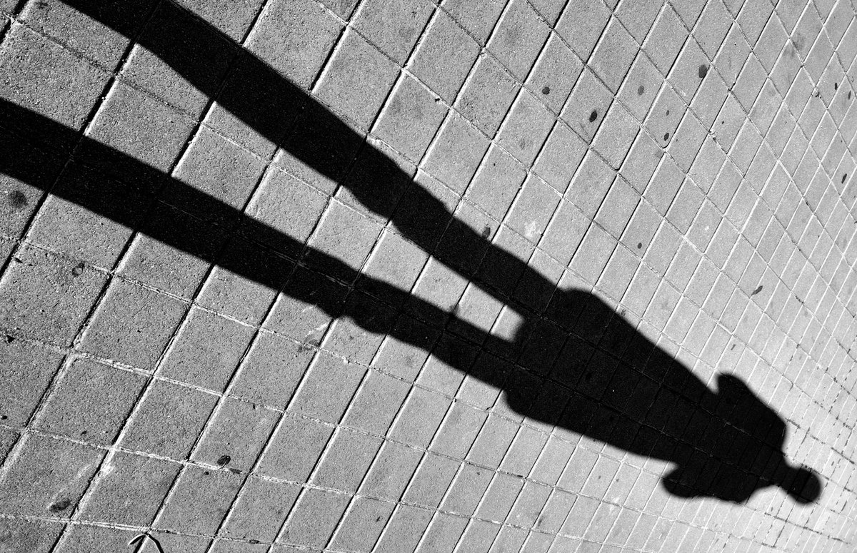«Moriré sin haber explicado la erección de las ciudades vacías, por la nocheMoriré sin haber explicado la erección de las ciudades vacías, por la noche». 
Jean Cocteau
vislumbresdeeldorado.blogspot.com/2025/04/fatiga…