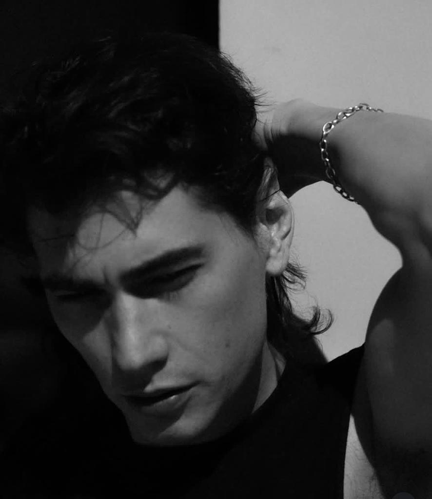 QUE HOMBRE LA PUTA MADREEEEEEE