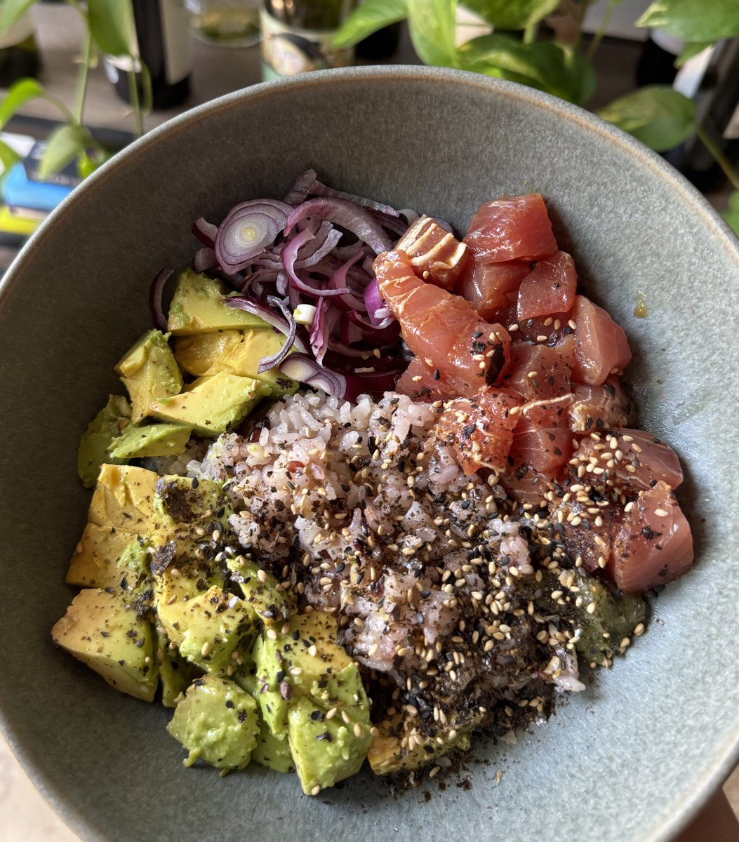 zariat's tweet image. local wild tuna poke bowl
w homemade ponzu sauce &amp;amp; furikake

#cryptosoupgroup
#madefromscratch
