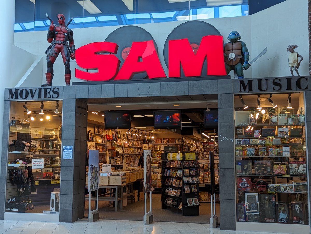 MauriceMcFadd17's tweet photo. #Saturday #Music purchasing π
Made a stop at many outlets here in #Belleville in search of some hard to find copies of #physicalmusic today.
There is only one of the once famous #SamTheRecordMan stores left. It is in my town.
#Belleville #Ontario #Canada #Albums https://t.co/oFYCfHQ9kL