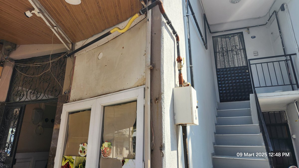 asuapoa's tweet photo. @TurkTelekom @tivibu SİKAYETİM VAR 10 yildan fazla @TurkTelekom  vdsl müşterisiyim fakat bitmek bilmeyen IP alamama  yüzünden son 3 aydır Mağdurum. Evime 5metre mesafede Gpon fiber kutuvar yan binada bende yok . Acil çözüm bekliyorum sayın yetkililer. tivibu var tv izleyemiyoruz. https://t.co/O8IjfF4FBJ