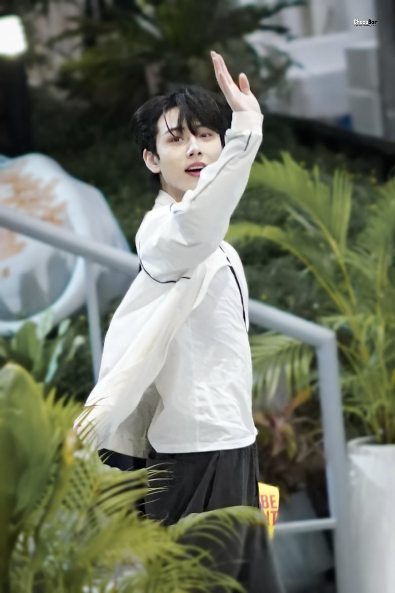 ChocoBarr_xx's tweet photo. 250405 우리 마지막으로 같이 있는 밤이네 🥺👋🏻✨

#이정현 #정현 #JUNGHYUN #KOHI
#CHUANGAsia #CHUANGAsiaS2 https://t.co/qtscO2viVt