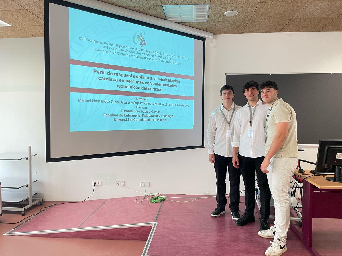 ¡Da gusto ver lo fuertes que vienen las nuevas generaciones! 💪✊
Primeros pasos en el mundo de la 🔍👨‍🔬🔬 de alumnos de 2° de #Fisio presentando su primera comunicación oral🔥💯