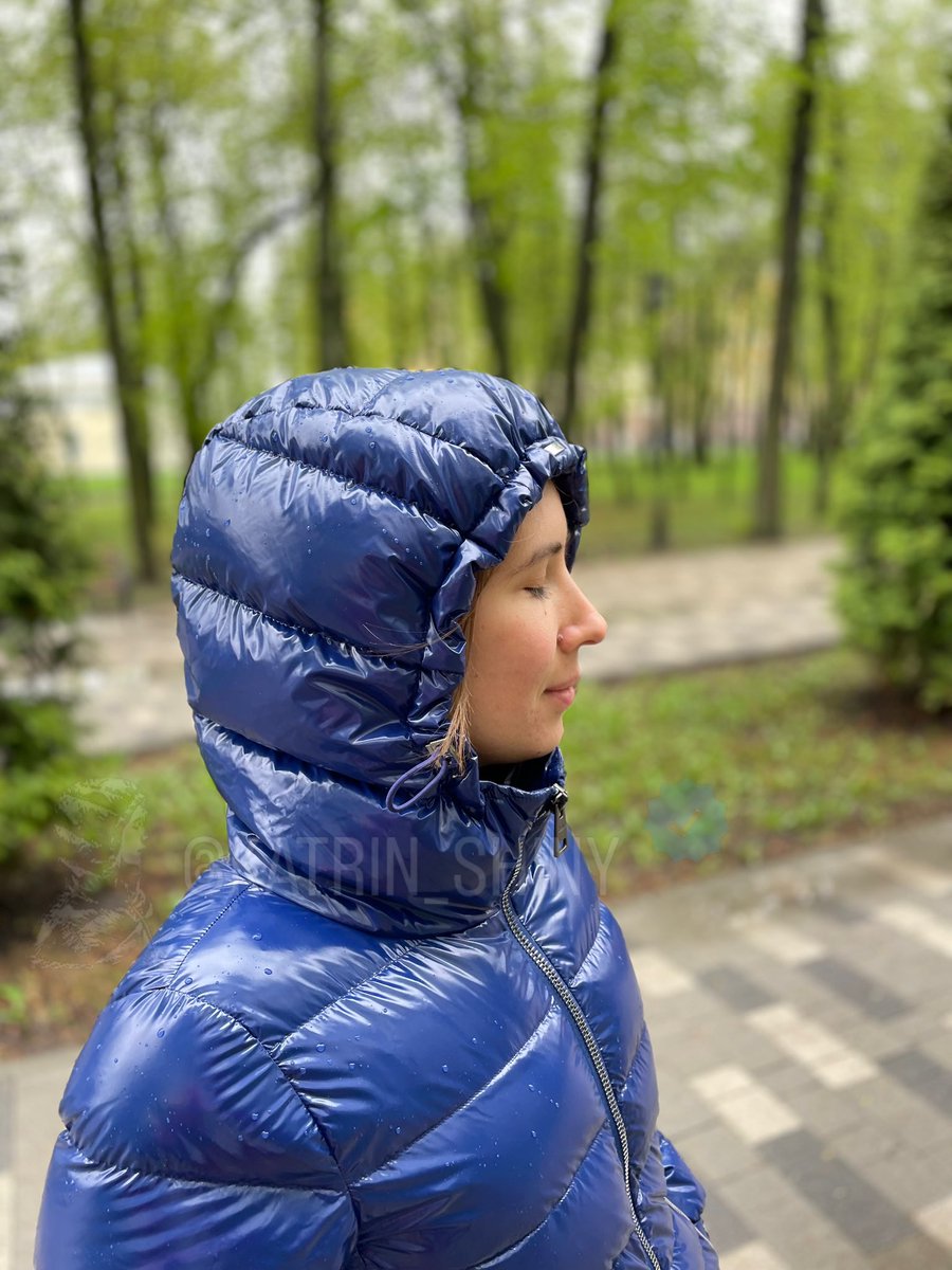 Katrin_Shiny's tweet image. 💭Thinking twice 👯‍♀️ on watermarking this pic… amazing April landscape tho, 💕rain again?💄

#classylady #classystyle #springlook #rainoutfit #regenkleidung #pinkwellies #outfitinspiration #rainydayfashion #hoodup #rainboots #rubberboots #bootworship #weekendoutfits #rainstyle