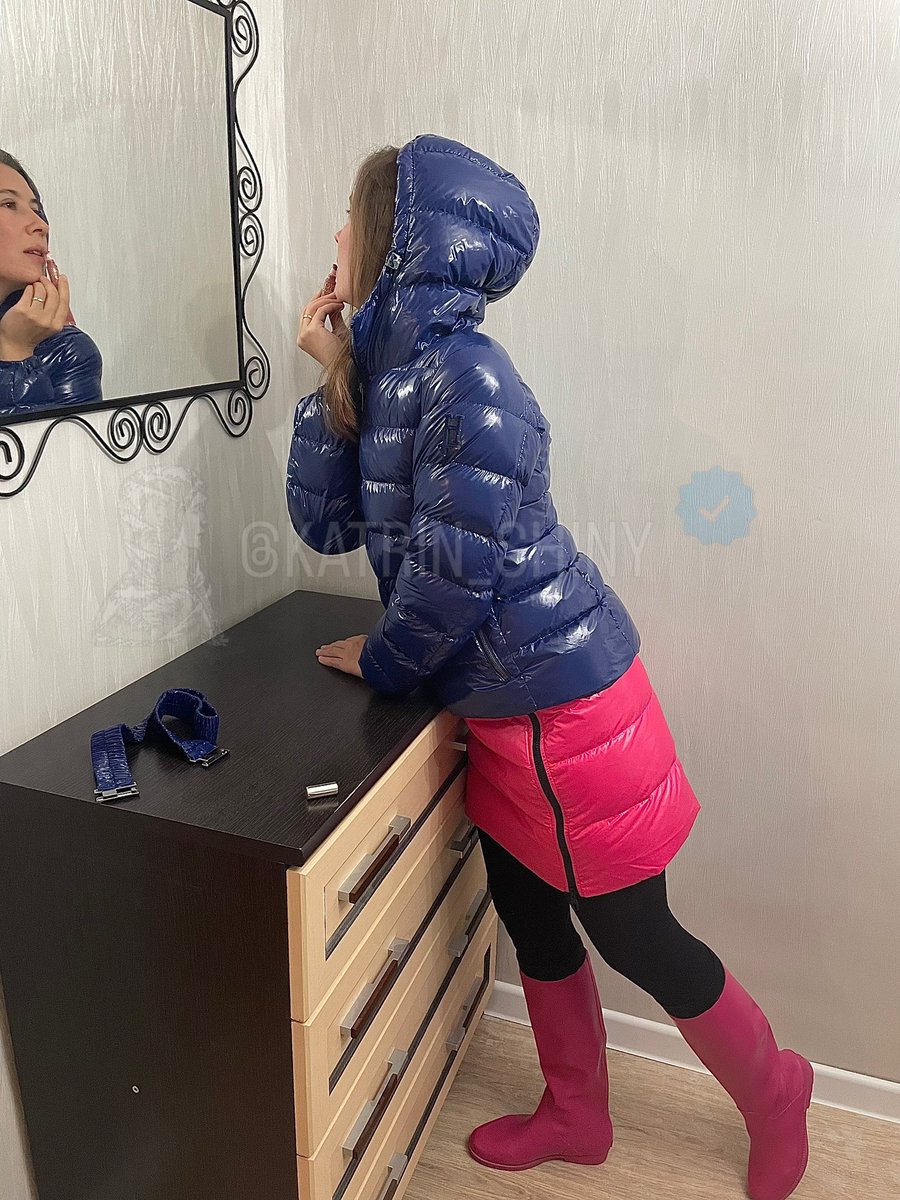 Katrin_Shiny's tweet image. 💭Thinking twice 👯‍♀️ on watermarking this pic… amazing April landscape tho, 💕rain again?💄

#classylady #classystyle #springlook #rainoutfit #regenkleidung #pinkwellies #outfitinspiration #rainydayfashion #hoodup #rainboots #rubberboots #bootworship #weekendoutfits #rainstyle