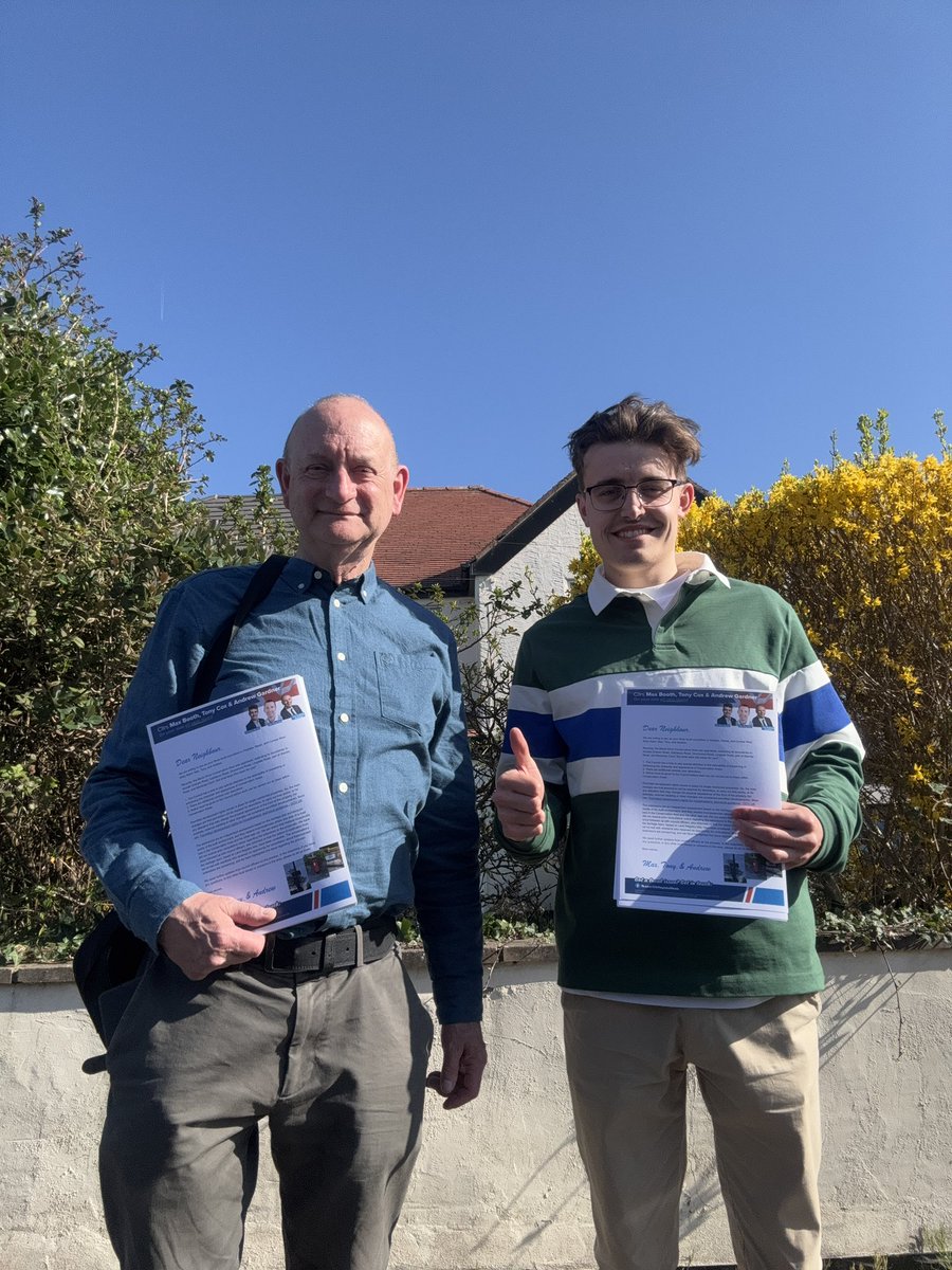 Solid day campaigning today in Wirral West.

Started in Greasby—Jim and David tackling litter on Arrowe Road. ✅

Moved to Meols in the afternoon, delivering the latest update to residents. Real progress! ☀️

#WorkingAllYearRound